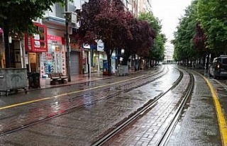 Gök gürültülü sağanak yağış sonrası sokaklar...