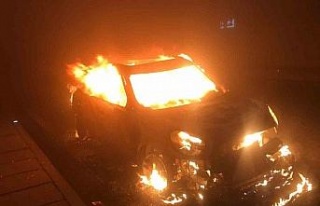 Otomobil yeni Zigana Tüneli’nde alev alev yandı