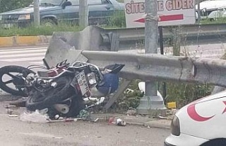 Otomobille çarpışan 70 yaşındaki motosiklet sürücüsü...