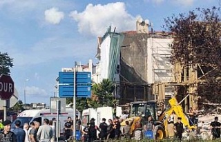 Beşiktaş’ta restorasyon yapılan binadaki çökme