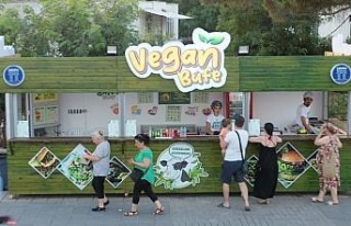 Didim’de vegan büfe hizmete başladı