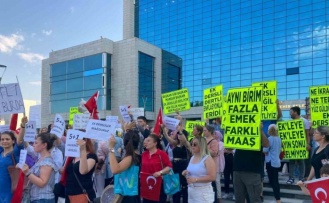 Usta öğreticilerden Ankara Büyükşehir Belediyesi önünde eylem