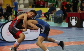 Mehmet Akif Pirim U15 Grekoromen Güreş Türkiye Şampiyonası’nda madalyalar dağıtıldı