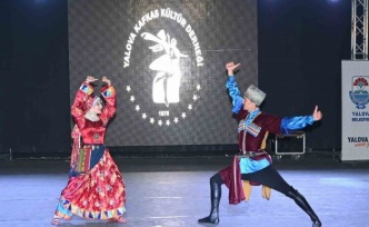 Dağıstan Devlet Halk Dansları Topluluğu Yalova’da sahne aldı