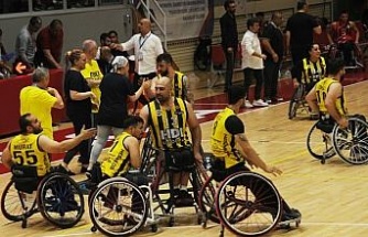 Fenerbahçe final serisinde 1-0 öne geçti