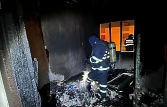 Nusaybin’de çıkan yangın evi kullanılamaz hale getirdi