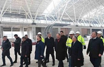 Kayseri protokolü Kayseri Havalimanı Yeni Terminal Binası Çalışmalarını Yerinde İnceledi