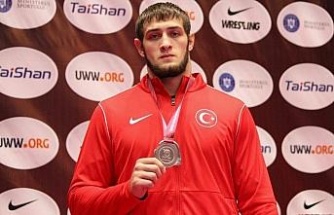 BARÜ’lü milli sporcu Muhammed Gimri gümüş madalya kazandı