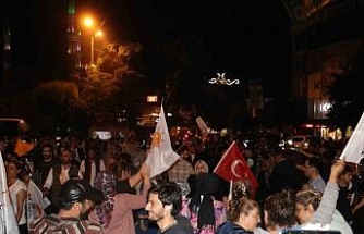 Iğdırlılar Erdoğan’ın zaferini kutladı