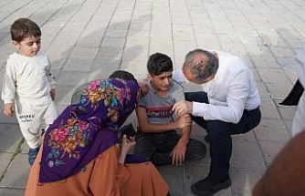 Başkan Kılınç, yaralı çocuğa ilk müdahaleyi yaptı