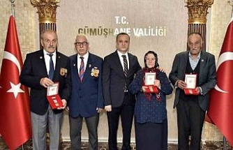 Gümüşhane’de Kıbrıs Gazileri madalyalarını aldı