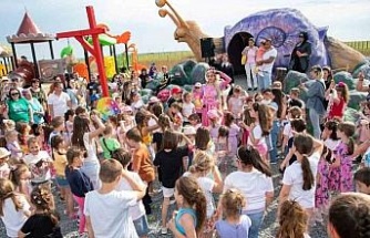 Romanya’da Çocuk Günü ile Türkçe Bayramı binlerce çocuğun katılımıyla kutlandı