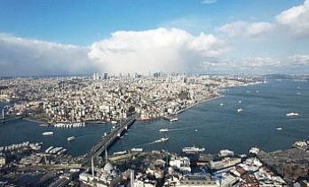 Kar yağışı İstanbul’da masalsı görüntüler oluşturdu