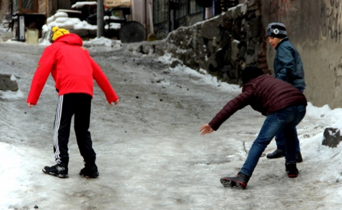 Buz ve karda yürüme teknikleri