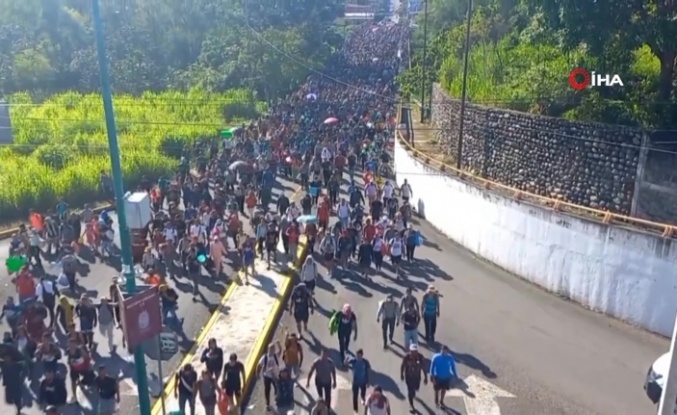 Meksika’da 4 bin kişilik göçmen kafilesi yola çıktı