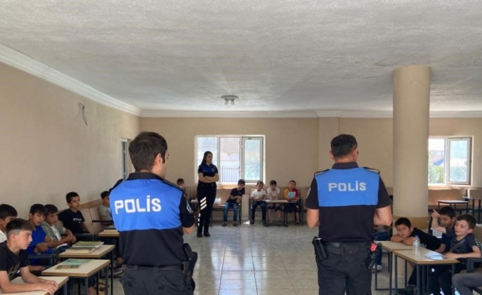 Şırnak’ta polisten Kur’an kursu öğrencilerine seminer