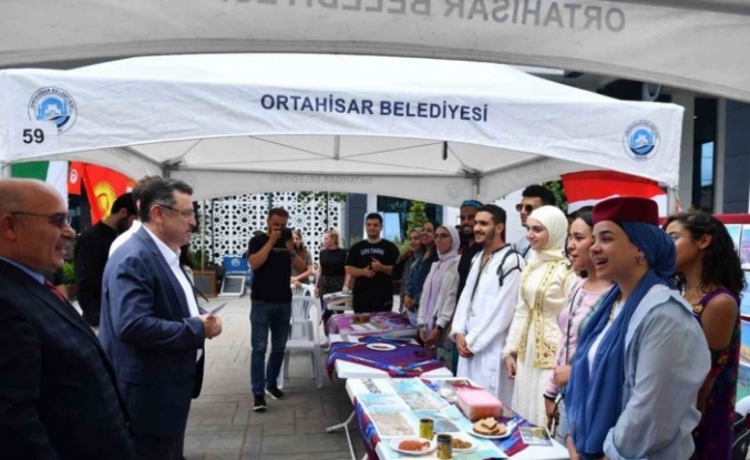 Trabzon’daki yabancı öğrencilerin Kültür Panayırı yoğun ilgi gördü