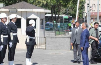 Gaziantep Valisi Kemal Çeber göreve başladı