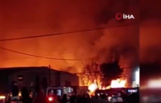 Meksika’da ahşap deposunda yangın