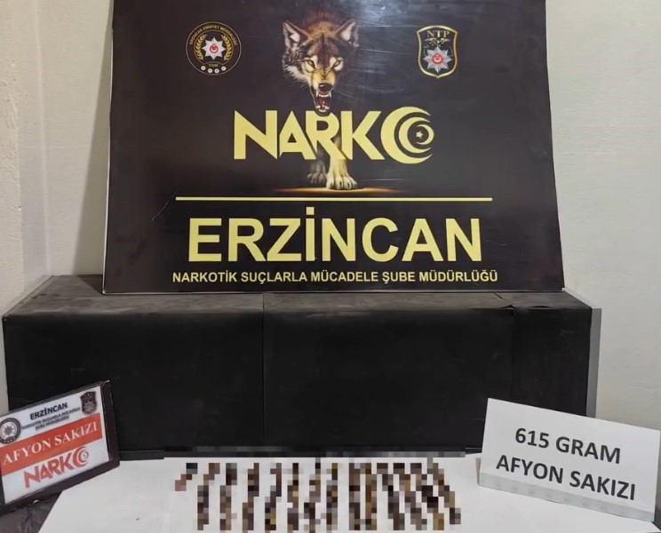 erzincanda-suphelilerin-mide-ve-bagirsaklarindan-2-kilo-675-gram-afyon-sakizi-cikti