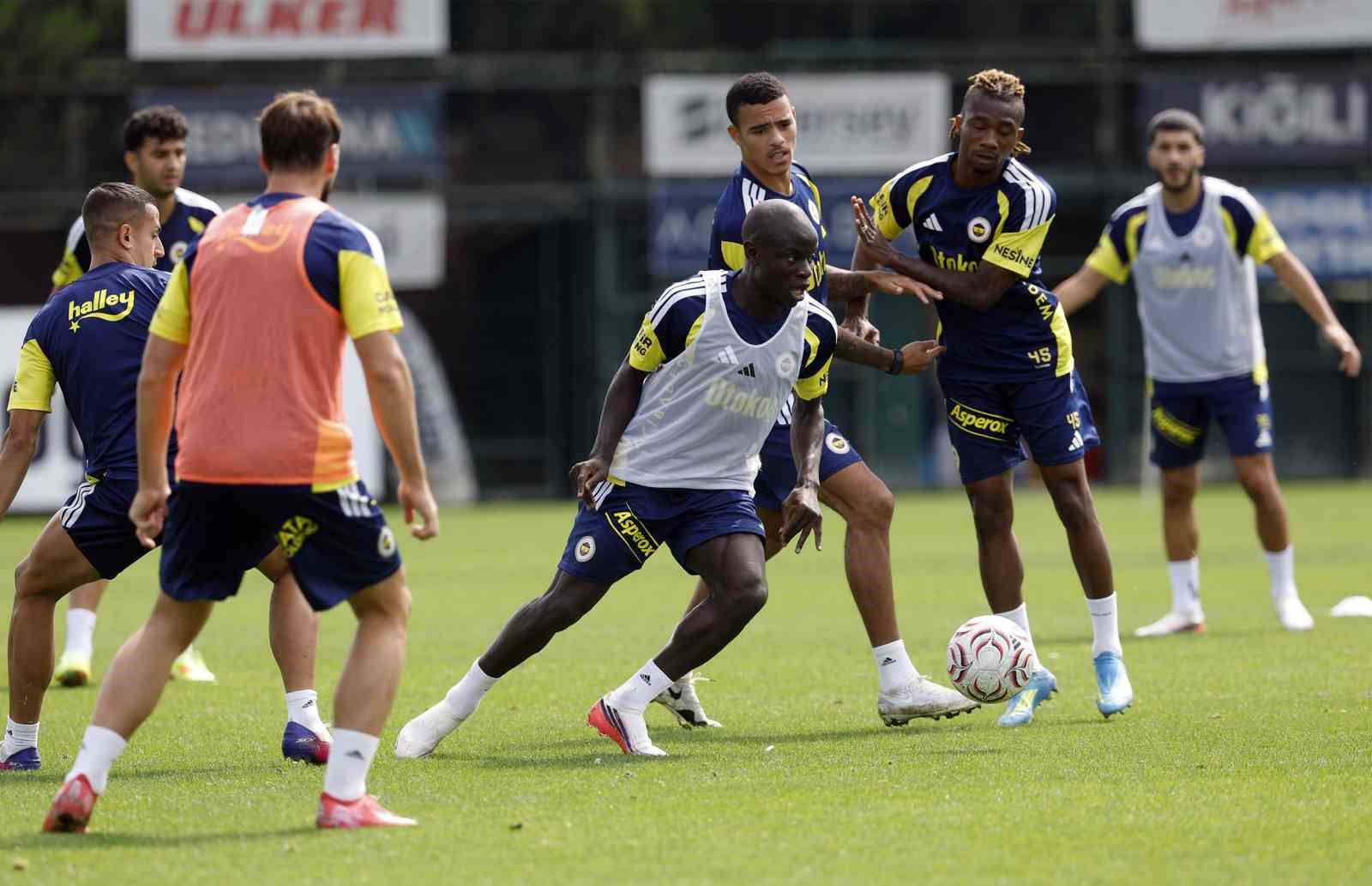 fenerbahce-eyupspor-maci-hazirliklarina-devam-etti