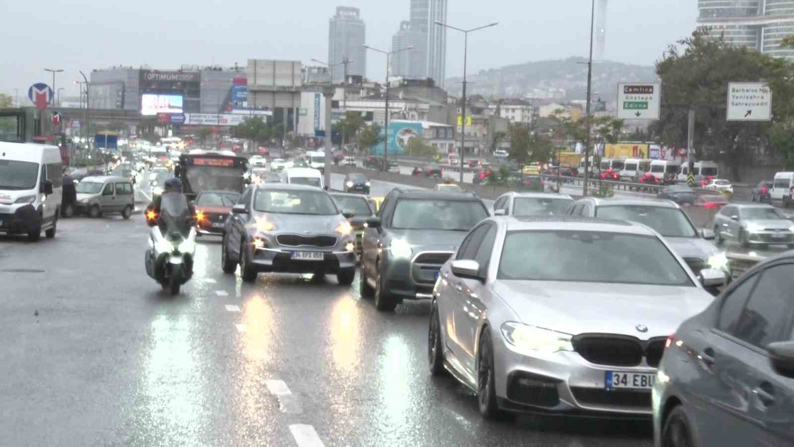 istanbul-anadolu-yakasinda-yagmur-etkili-oldu