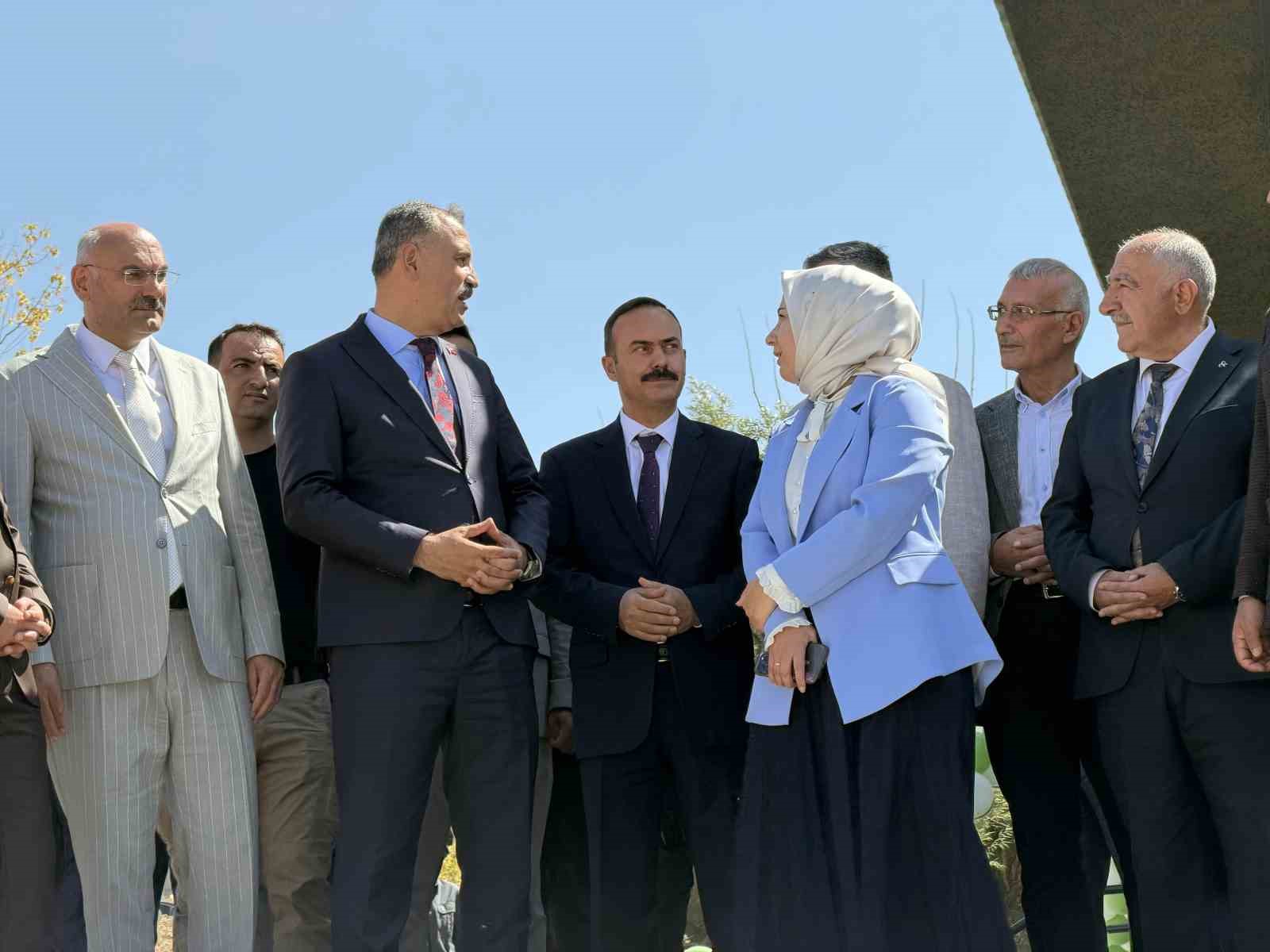 taslicayda-acilan-alabalik-tesisi-ilce-ekonomisine-ve-sosyal-yasama-katki-sunacak